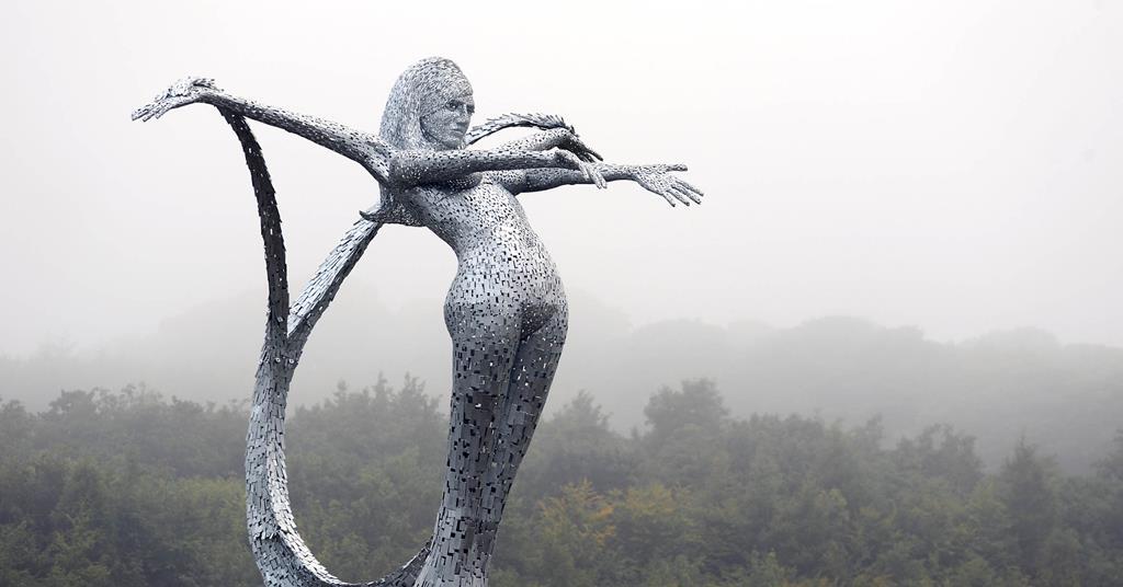 Cumbernauld unveils 33ft sculpture News Building