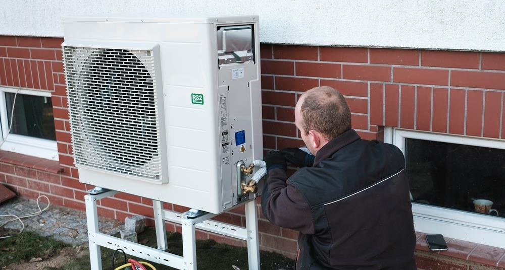 Infrastructure body backs massive heat pump roll-out but spurns hydrogen