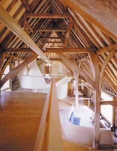 The barnstormers | Features | Building