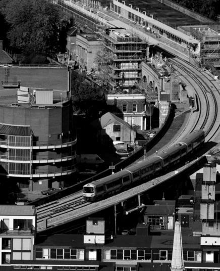 In the loop | Features | Building