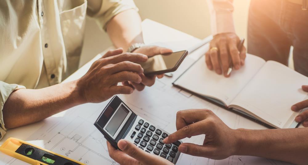 contractors-salary-survey-2022-a-year-of-salary-growth-features