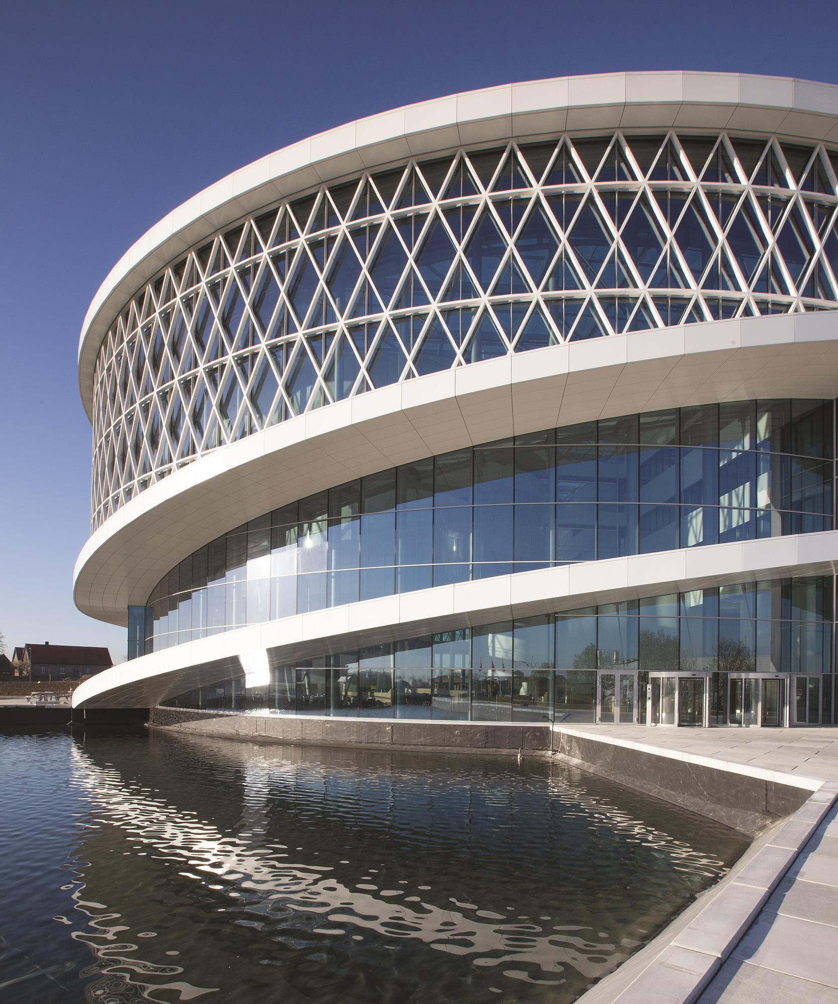Cpd 20 2017 Specifying Aluminium Curtain Walling Features