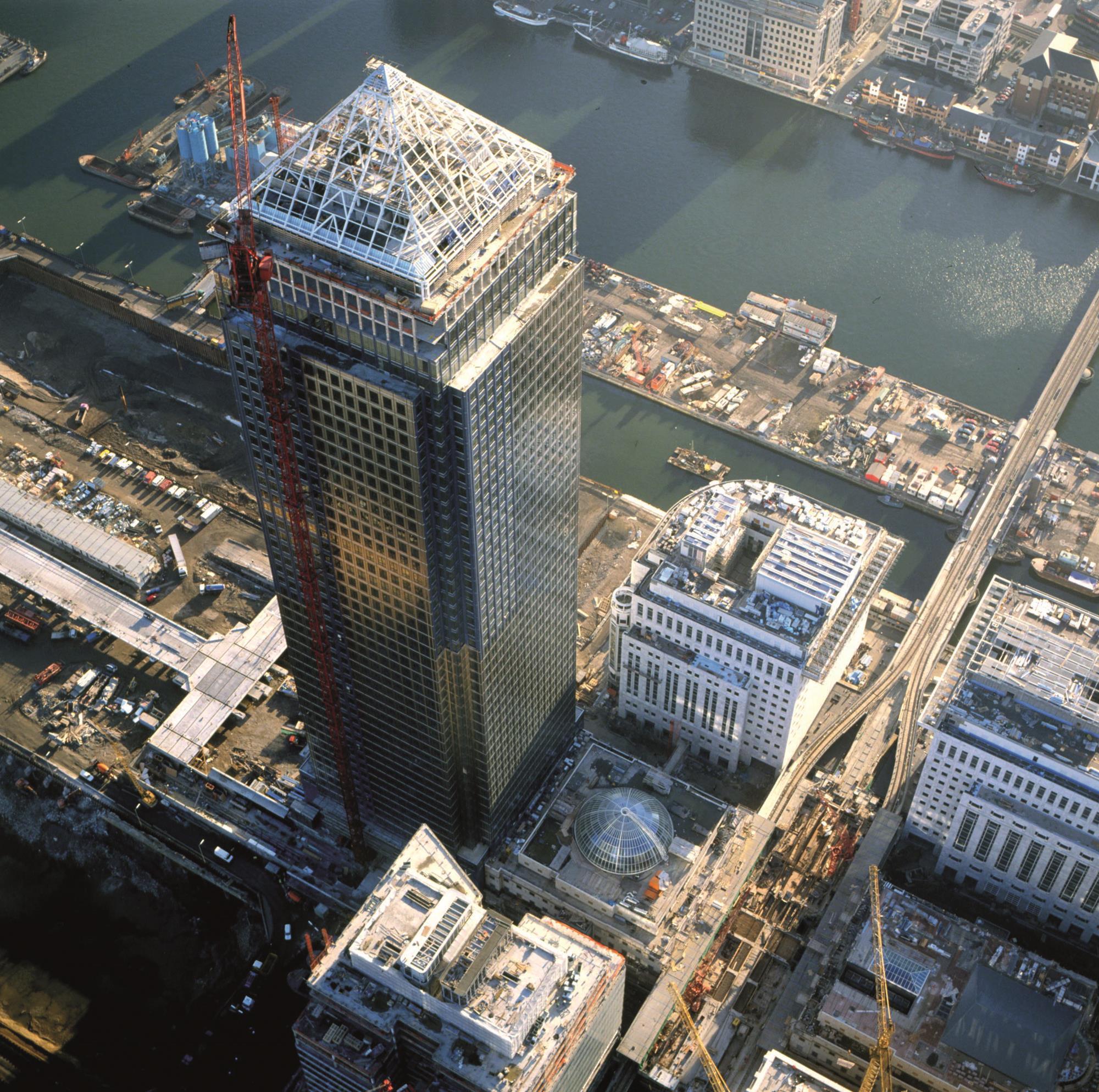 Canary Wharf Eighties revival Features Building