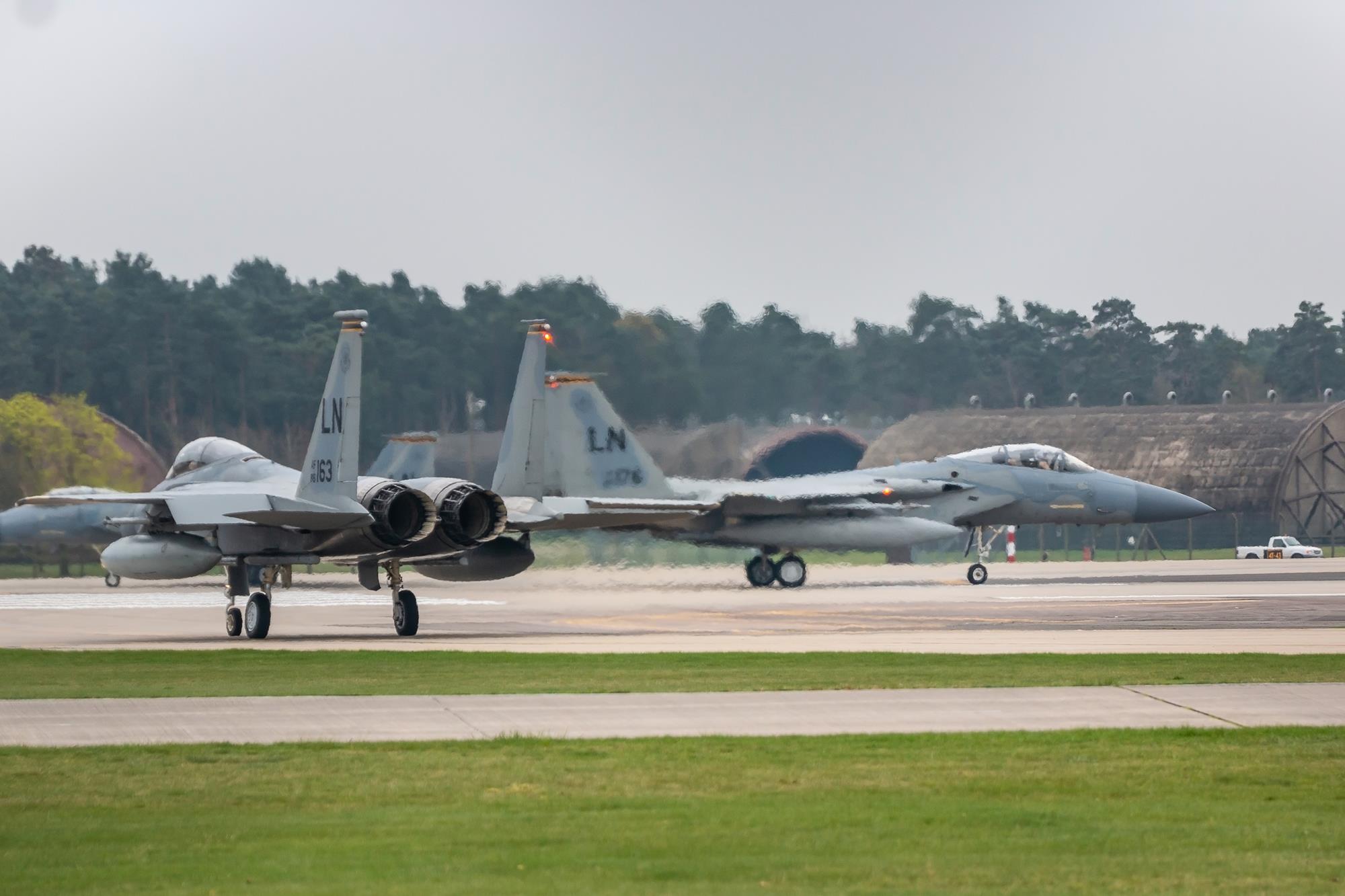 Henry wings in with RAF Lakenheath job News Building
