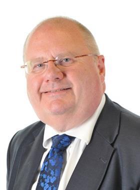 /f/p/a/eric_pickles_.jpg