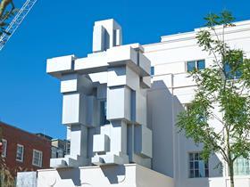 Antony Gormley hotel sculpture