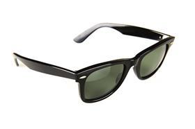sunglasses rayban shutterstock_191759258