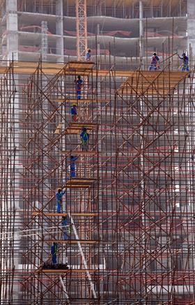 Qatar - construction workers