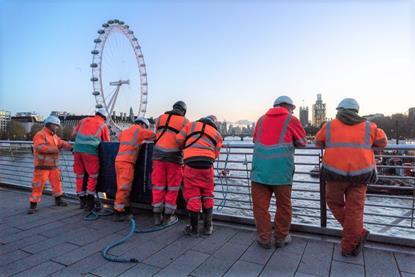 workers light
