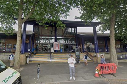 Oxford station