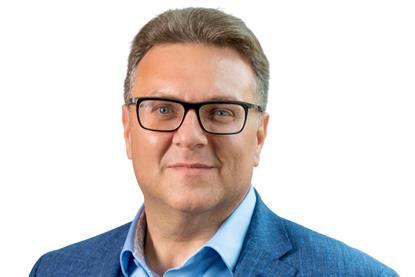 andrewreynolds03a1_540544_crop-Photoroom