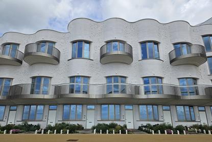 Shoreline Crescent 6