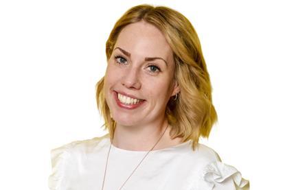 elliejenkinsakerlof_166224-Photoroom