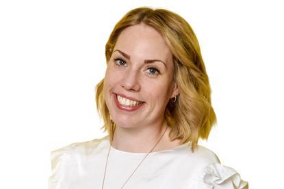 elliejenkinsakerlof_166224-Photoroom