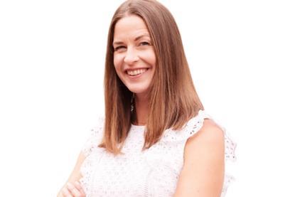 Melani King - Headshot-Photoroom