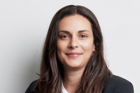 Anne_Jolic_18702_CROP