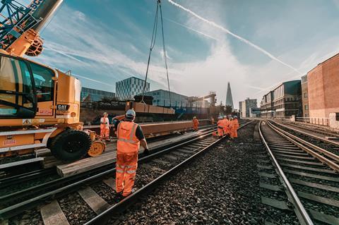 Keltbray_Rail_August_2019-44 - photoshopped gloves