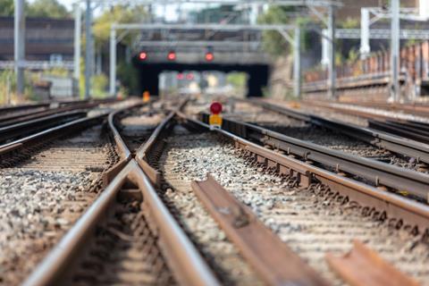 Rail shutterstock 2025