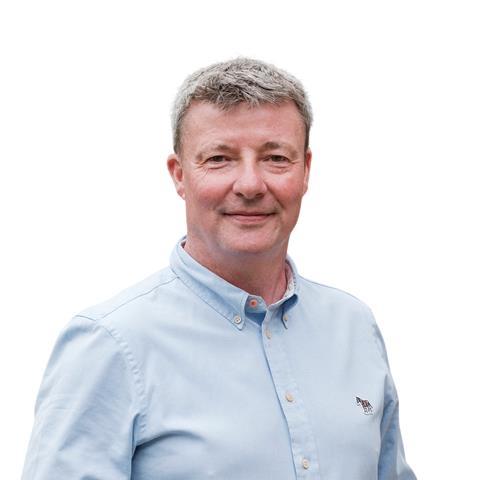 adrianohickeyheadshot002resized_636966-Photoroom