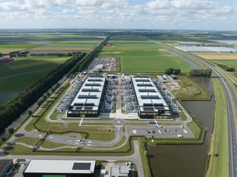 shutterstock_2513225503