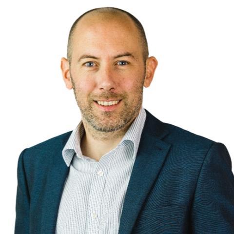 Kevin MacLennan-Photoroom