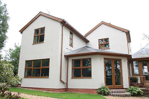 Mapei’s Mapetherm AR1 GG adhesive and Silancolor basecoat and topcoat were used on the restoration of the 19th-century Burcot farmhouse in Worcestershire