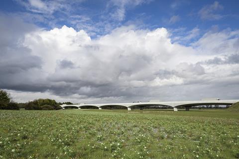mardyke-and-orsett-fen-viaducts-as-they-pass-through-the-fenland-landscape
