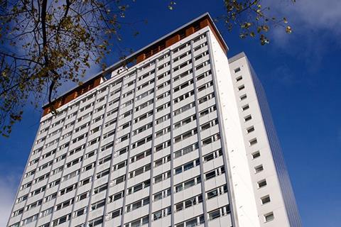 A combination of ROCKWOOL products was installed to extend the life of three 1960s residential tower blocks on the Edward Woods estate in Shepherd’s Bush, west London