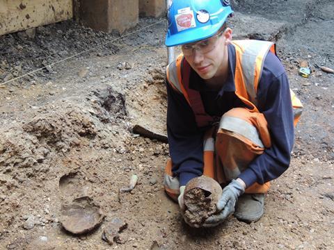 Crossrail - skulls