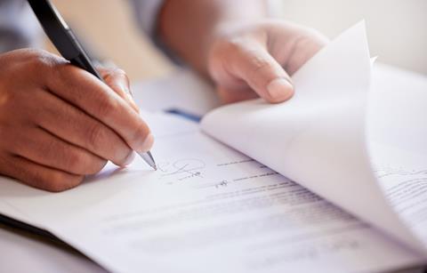 Contract shutterstock