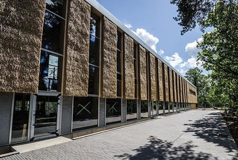 Thatch has high insulation properties and the design team refer to it a “duvet” wrapped around the building