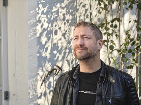 Tom Mitchell Colour-LO