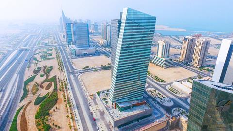 4) The prestigious E18hteen Tower is situated at the edge of Lusail Marina District