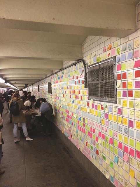 Trump post-it protests