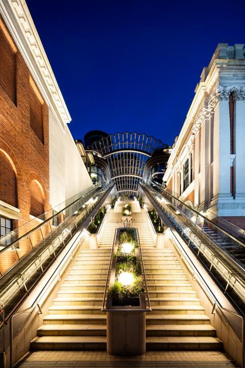 Olympia escalator to canopy