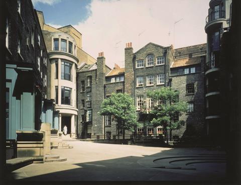 ComynChyng_Image01©Farrells_HR