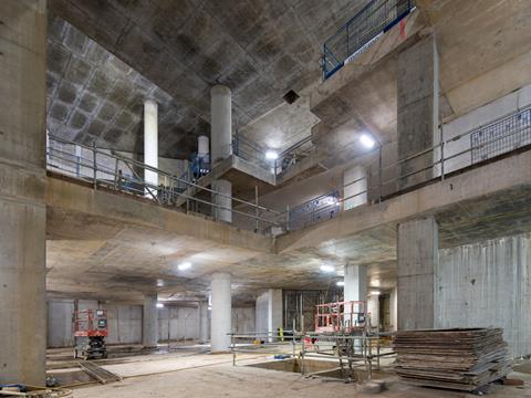 Elephant & Castle new ticket hall box