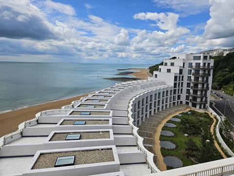 Shoreline Crescent 15