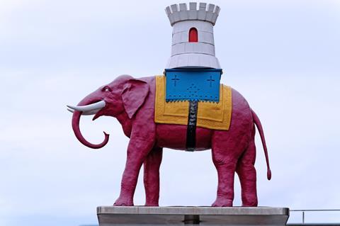 Elephant & Castle statue