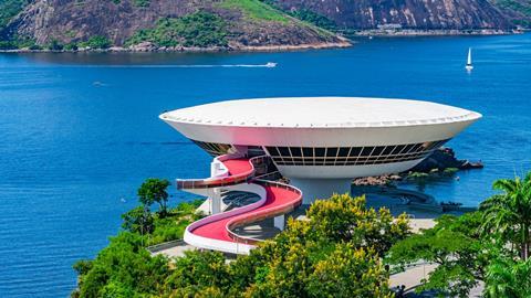 Niteroi contemporary art museum LR