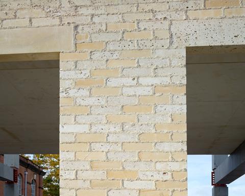 Design museum stone demonstrator closeup ©Bas Princen