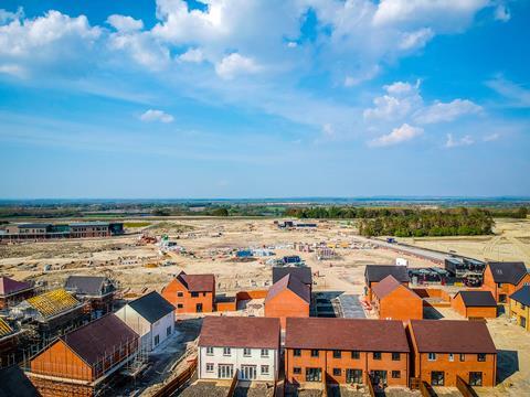 Housebuilding suburban site Wantage Oxon shutterstock_1701138229