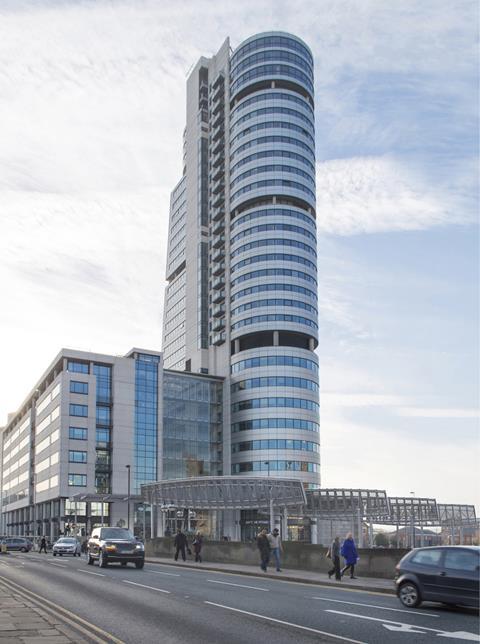 Bridgewater Place, Leeds, wind mitigation