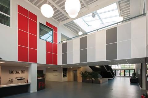 At Heartlands Academy, part of the Birmingham BSF programme, ROCKFON Color-all wall absorbers were installed to reduce reverberation times in the atrium