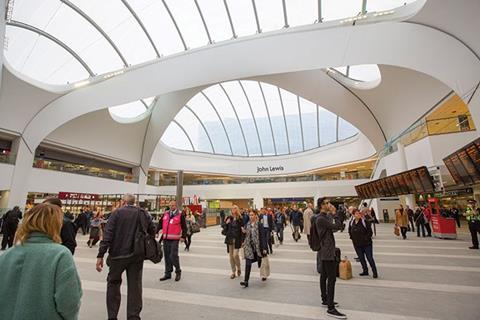 The new naturally lit atrium concourse replaces the former Pallasades shopping centre