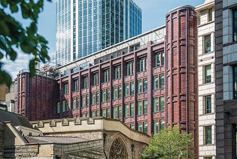 At 5-7 St Helen’s Place in the City of London, Szerelmey was responsible for the faience facade designed by Eric Parry Architects. It is comprised of 14,000 elements incorporating 168 different shapes including curved pieces, column pieces, copings and so