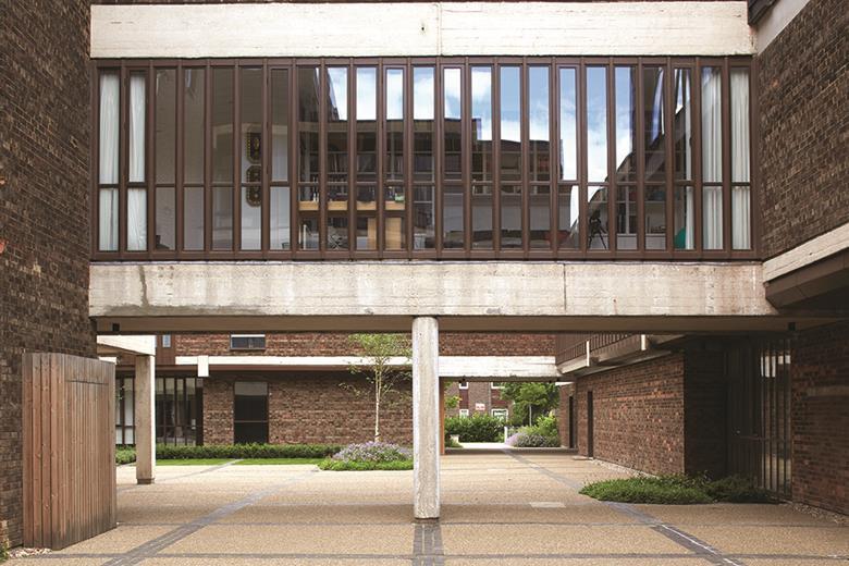 Baylis Old School Brute strength Features Building